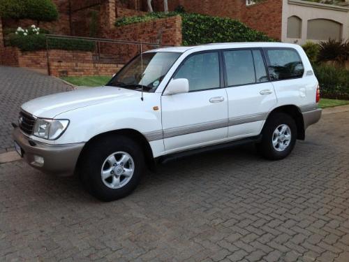 2000 TOYOTA LAND CRUISER 100 VX V8 2000 TOYOTA LAND CRUISER 100 VX V8