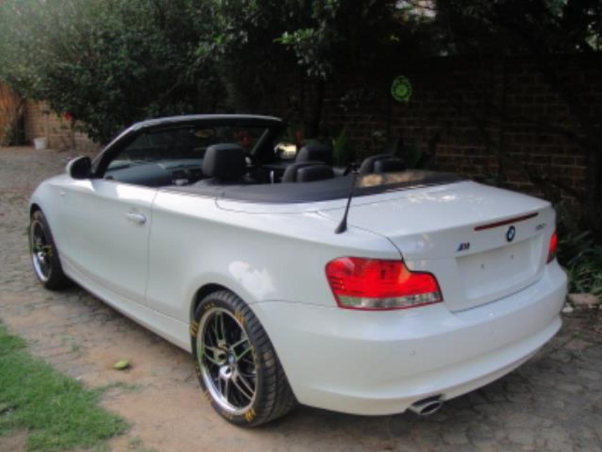 Used BMW 1 Series 120I Convertible 2010 on auction with a price of R 210,000. BMW 1 Series 120I Convertible