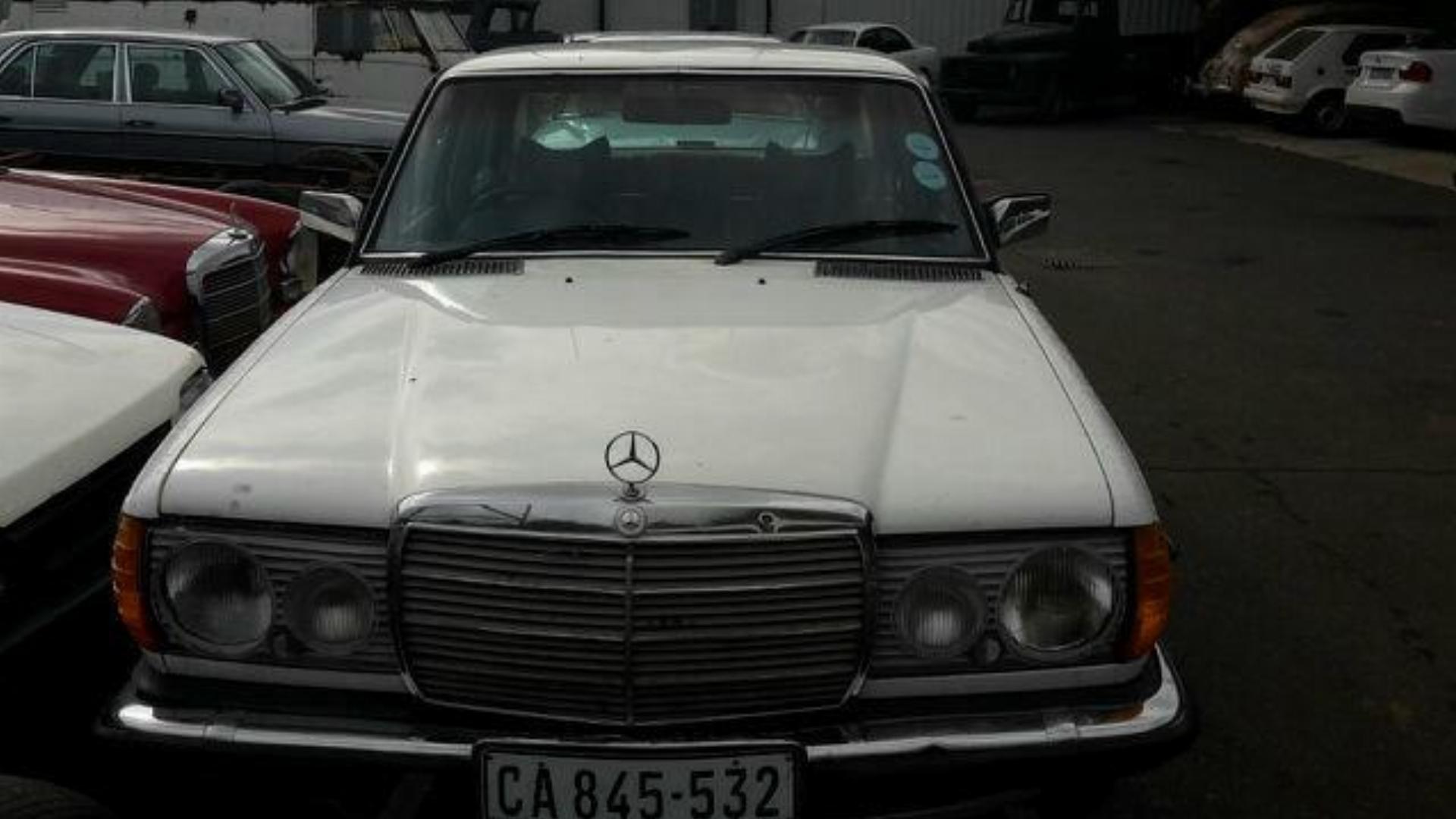 Used Mercedes Benz 230 W123 240D 1978 on auction with a price of R 24,000. Mercedes Benz 230 W123 240D