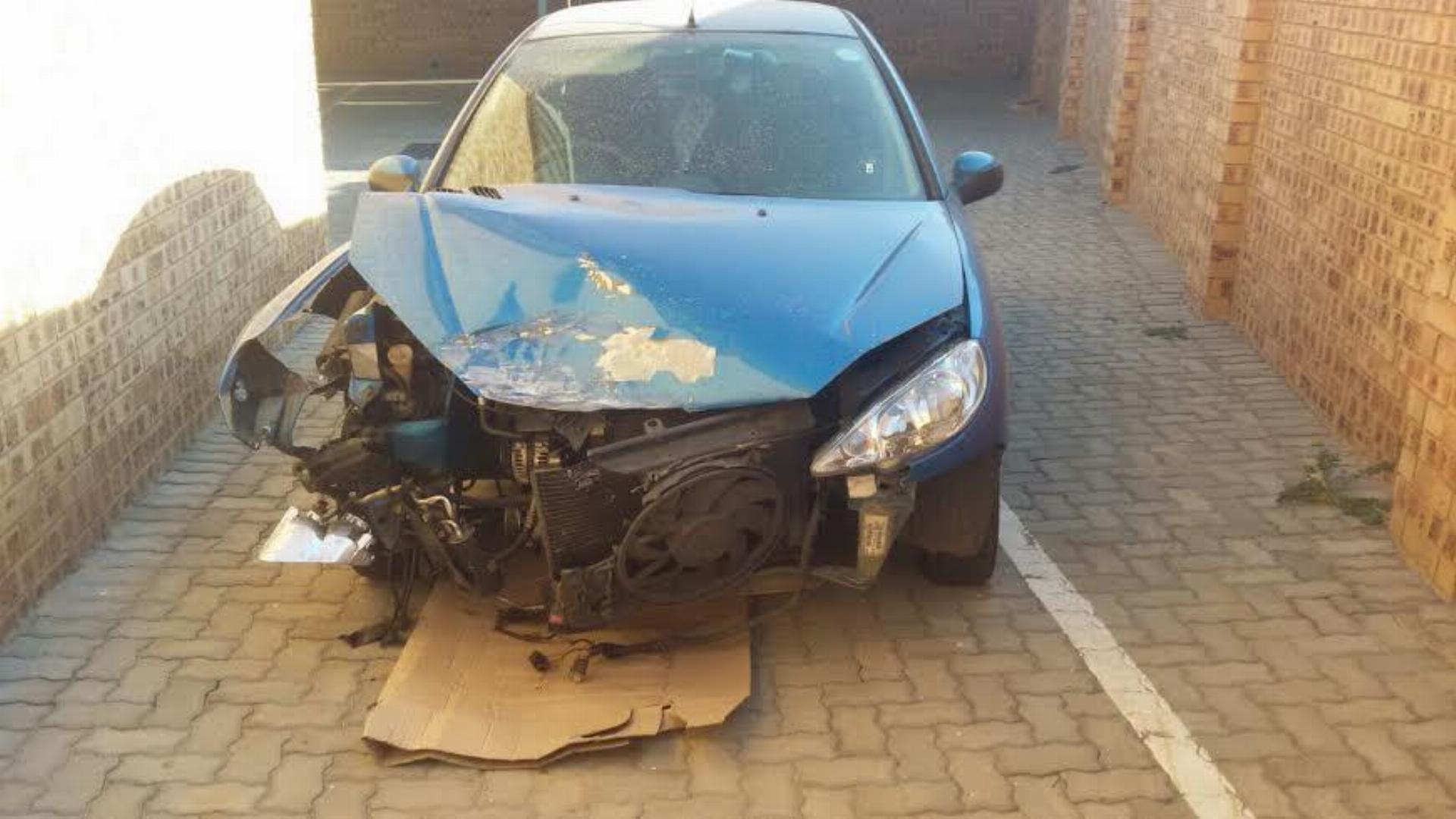 Peugeot 206 Good CONDITION. Accident IN Front And Right Vender