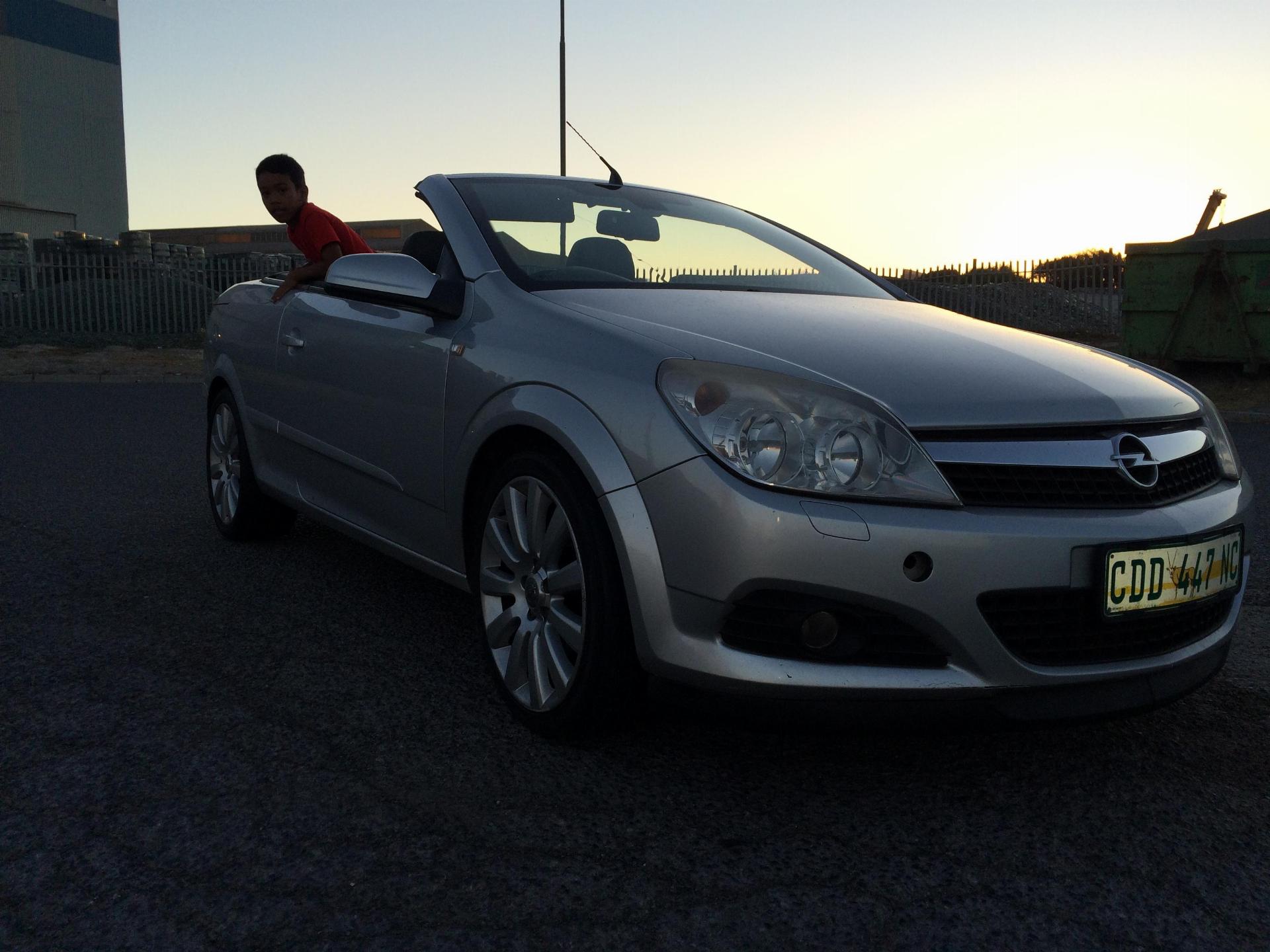 Opel Astra Twintop Convertible