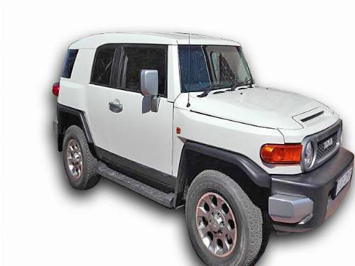2013 TOYOTA FJ CRUISER 4.0 V6 2013 TOYOTA FJ CRUISER 4.0 V6