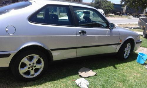2000 SAAB 9-3 Saab 93 2 door, Silver 2.0 l Turbo engine 2000 SAAB 9-3 Saab 93 2 door, Silver 2.0 l Turbo engine