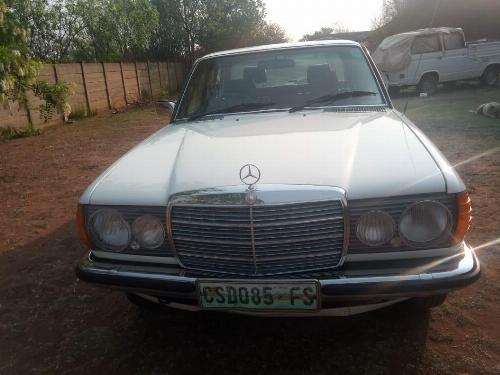 1982 MERCEDES BENZ 230 W123 200 Mercedes. 1982 MERCEDES BENZ 230 W123 200 Mercedes.