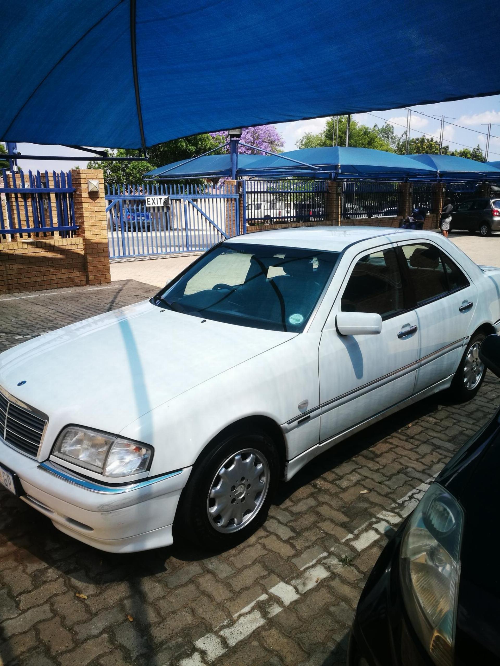 Used Mercedes Benz C200 Good Condition With Service History 1998 on auction with a price of R 40,000. Mercedes Benz C200 Good Condition With Service History