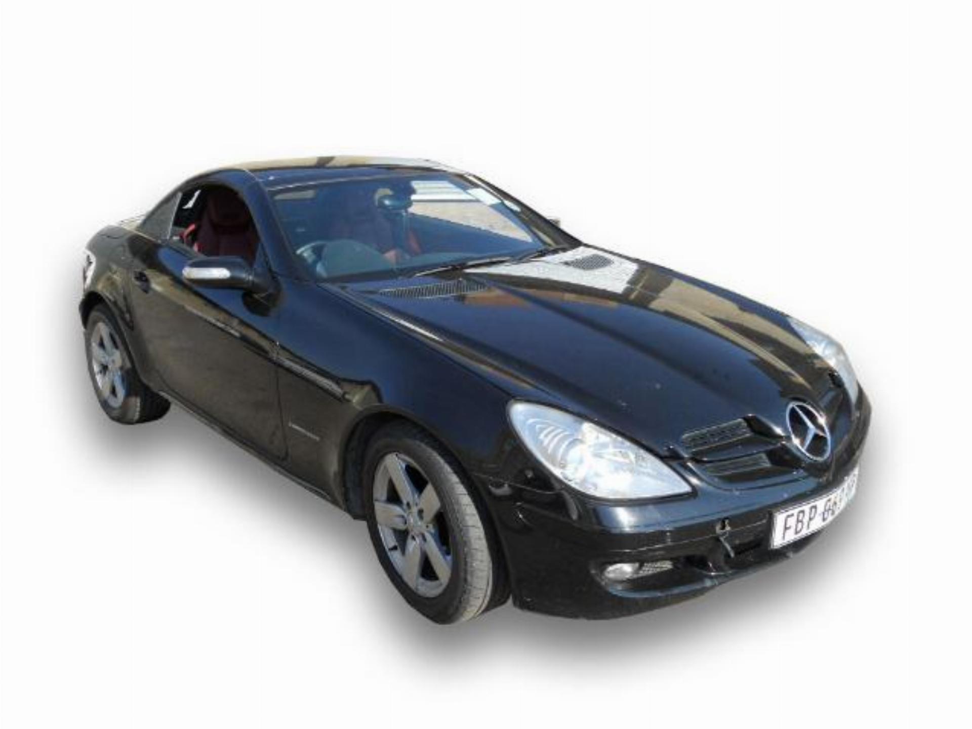 Repossessed Mercedes Benz SLK 200 2005 on auction with a price of R 217,600. Mercedes Benz SLK 200
