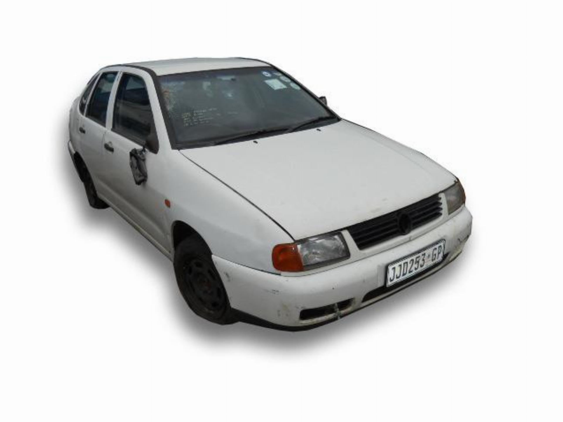 Repossessed Volkswagen Polo Classic Lux 1999 on auction MC08099