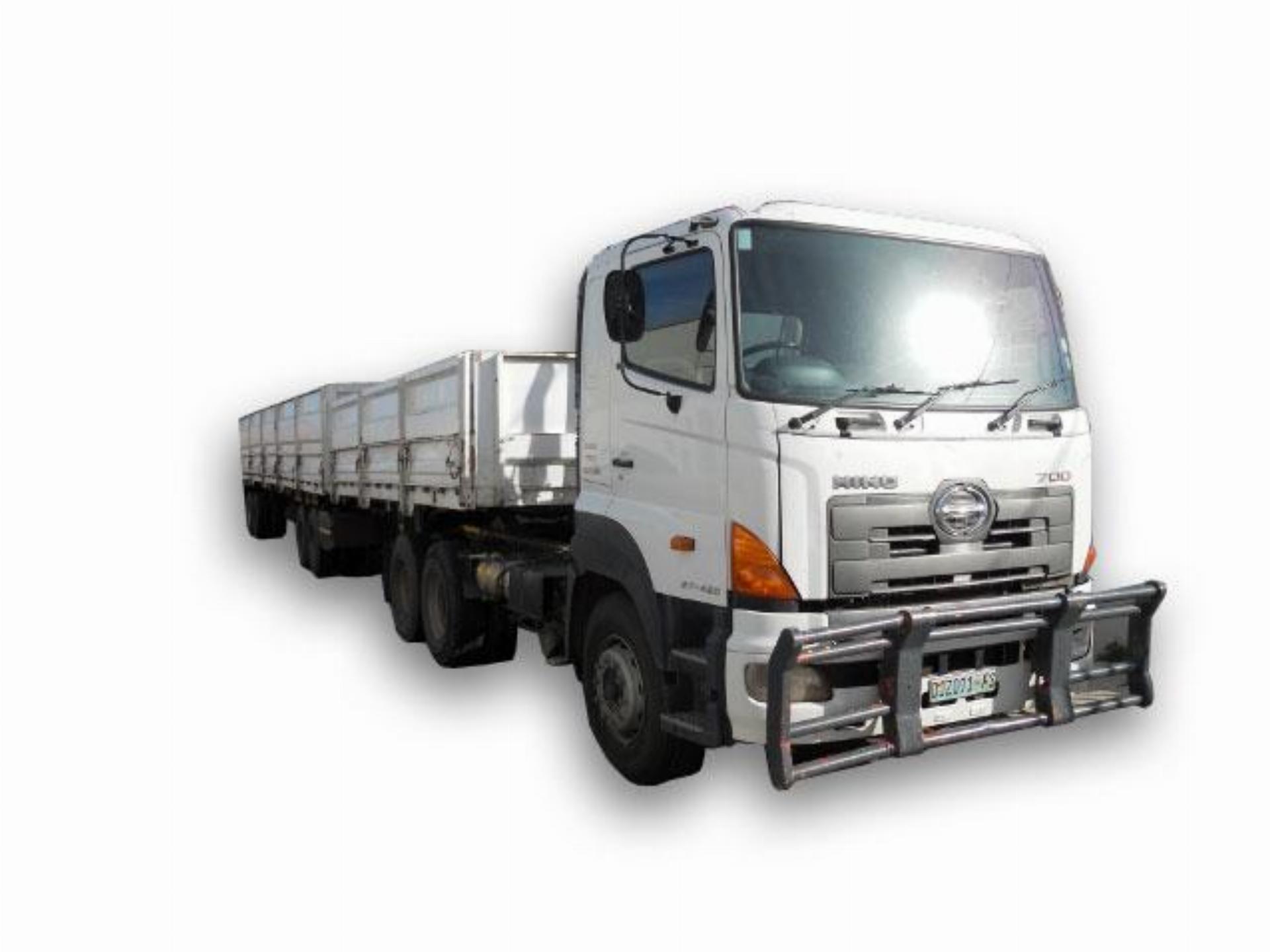 Hino Trucks 57.450 T/T