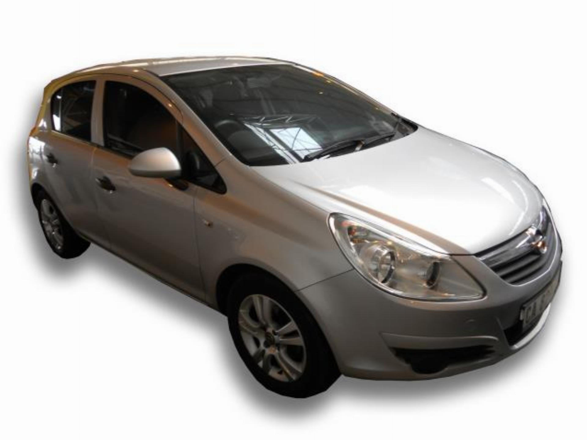 Opel Corsa 1.4 Essentia Hatch