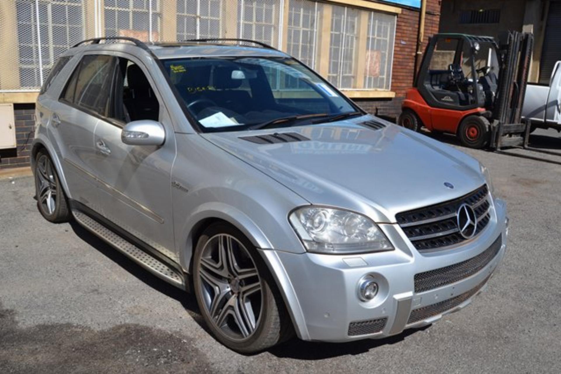 Repossessed Mercedes Benz ML 63 Amg 2006 on auction with a price of R 230,000. Mercedes Benz ML 63 Amg