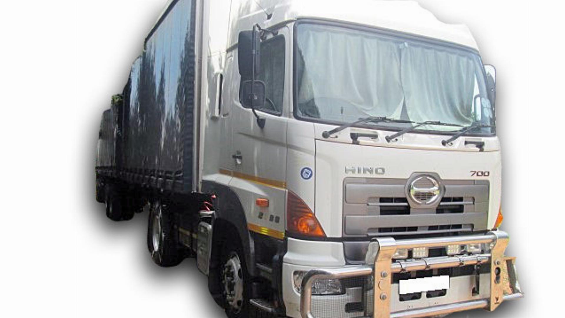 Hino Trucks Hino 700 2038 TT