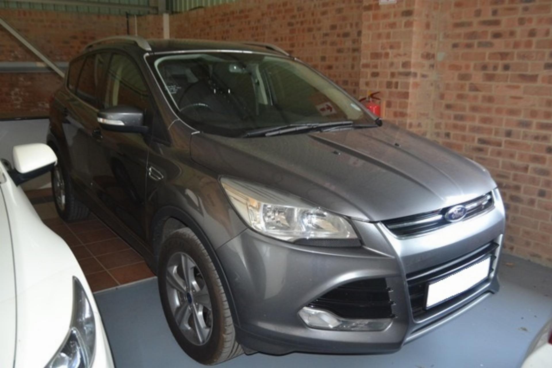 Ford Kuga 1.6MT Ambient