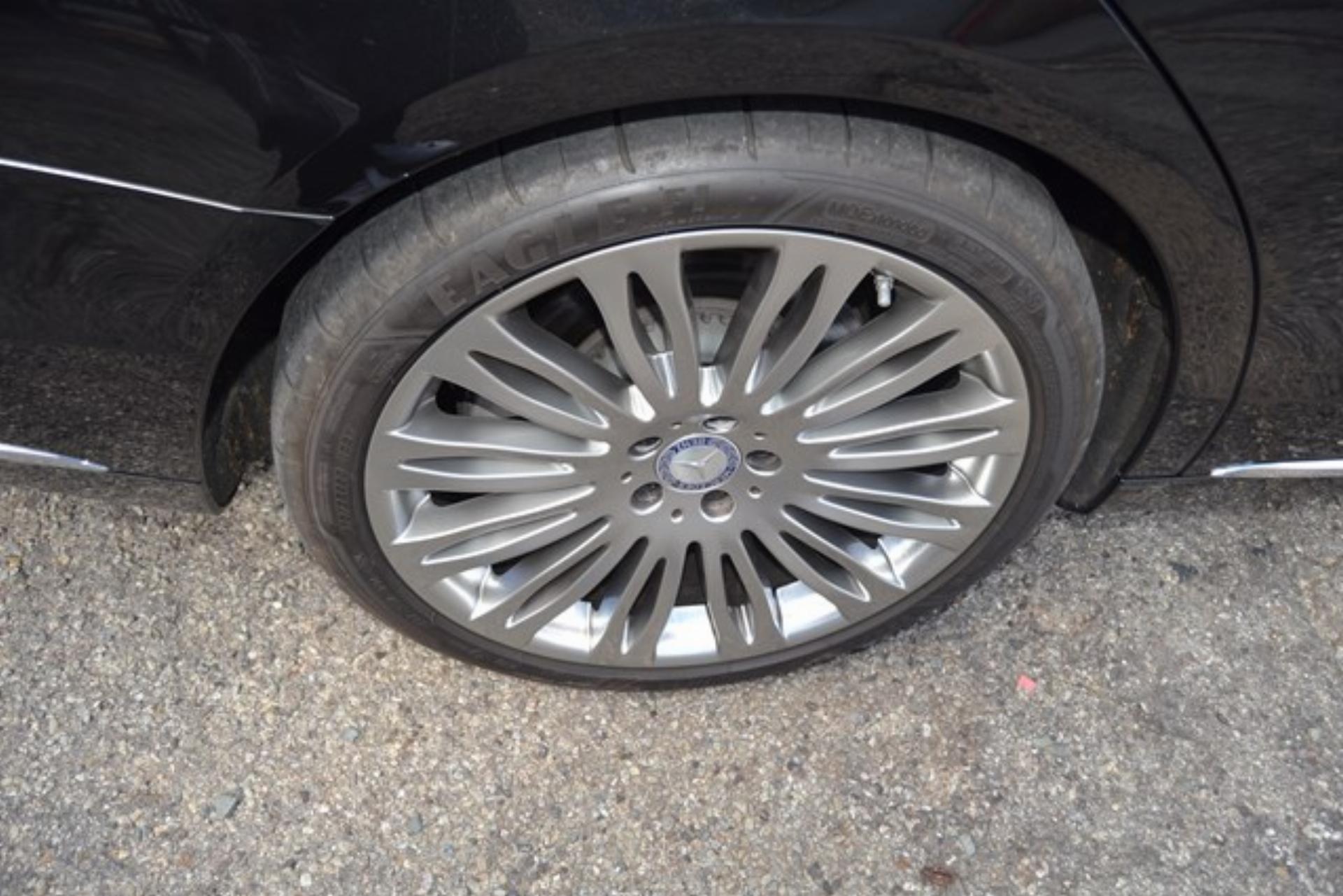 Repossessed Mercedes Benz S Class  on auction Mercedes Benz S Class