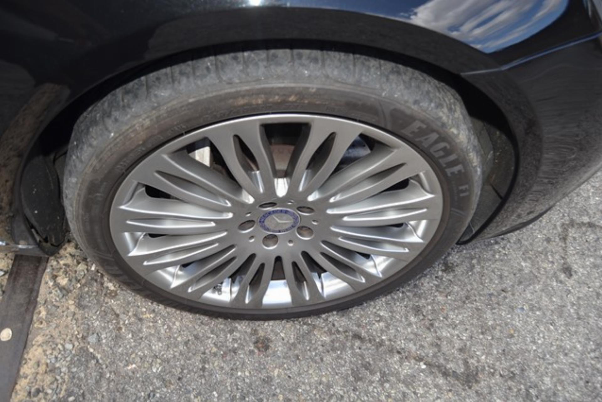 Repossessed Mercedes Benz S Class  on auction Mercedes Benz S Class