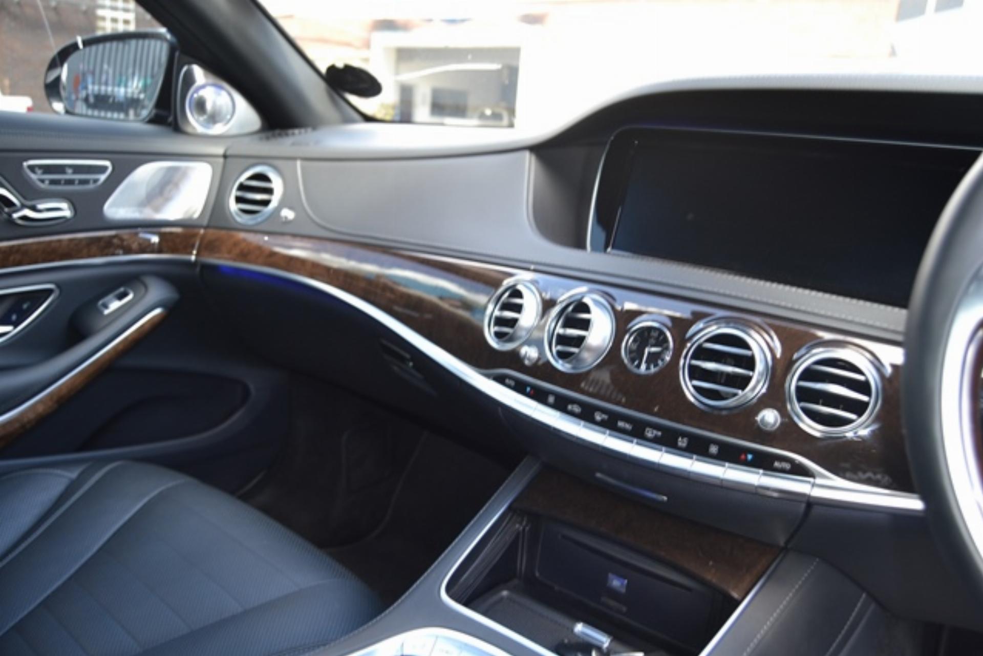 Repossessed Mercedes Benz S Class  on auction Mercedes Benz S Class