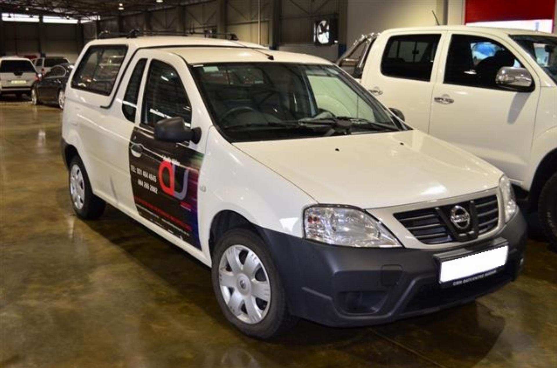 Repossessed Nissan Np200 1 6 8v New Base 2015 On Auction