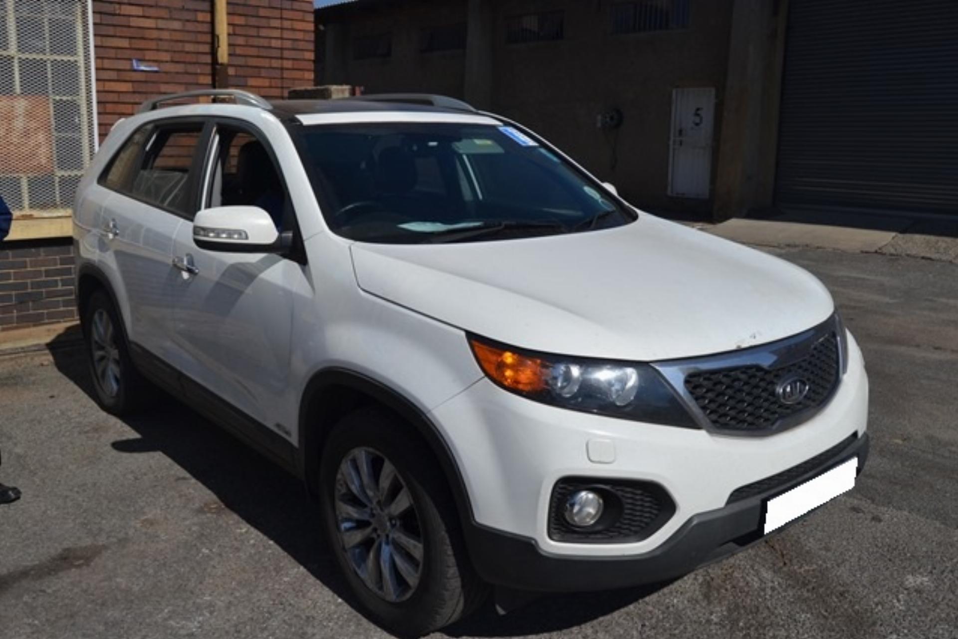 Repossessed Kia Sorento 202D 4X4 2010 on auction with a price of R 171,800. Kia Sorento 202D 4X4