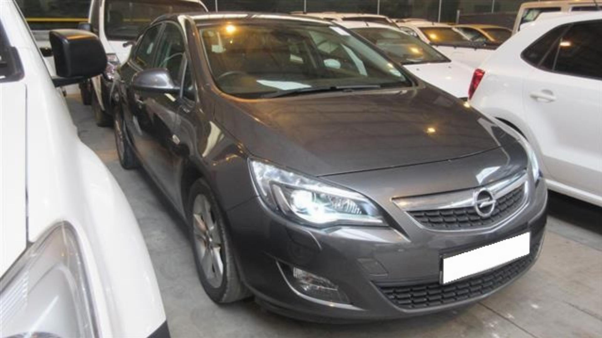 Opel Astra 1.4  Enjoy Plus