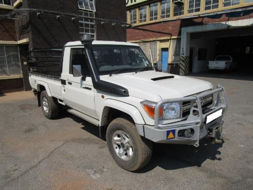 2015 TOYOTA LAND CRUISER 79 4.5D 2015 TOYOTA LAND CRUISER 79 4.5D