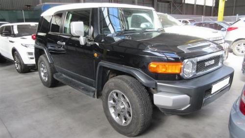 2011 TOYOTA LAND CRUISER FJ 4.0 V6 CRU 2011 TOYOTA LAND CRUISER FJ 4.0 V6 CRU