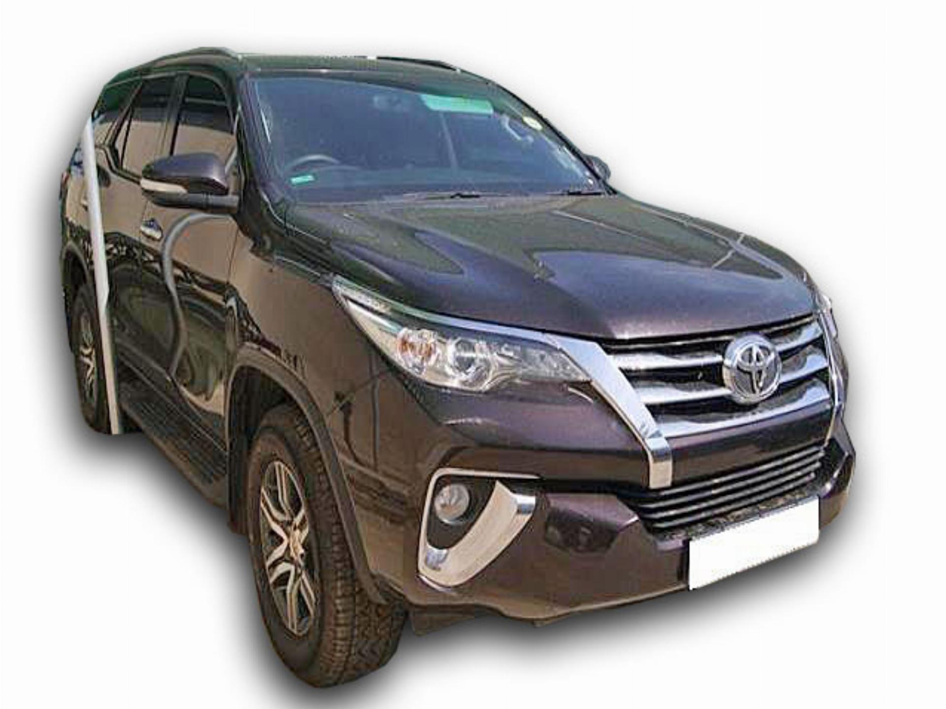 Repossessed Toyota Fortuner 2 4 Gd 6 R B 2017 On Auction