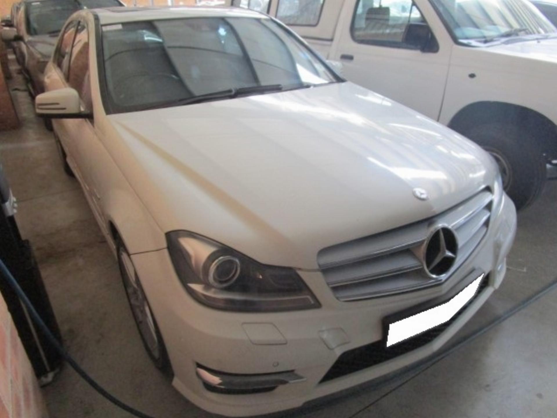 Repossessed Mercedes Benz C200 Classic 2011 on auction with a price of R 160,900. Mercedes Benz C200 Classic