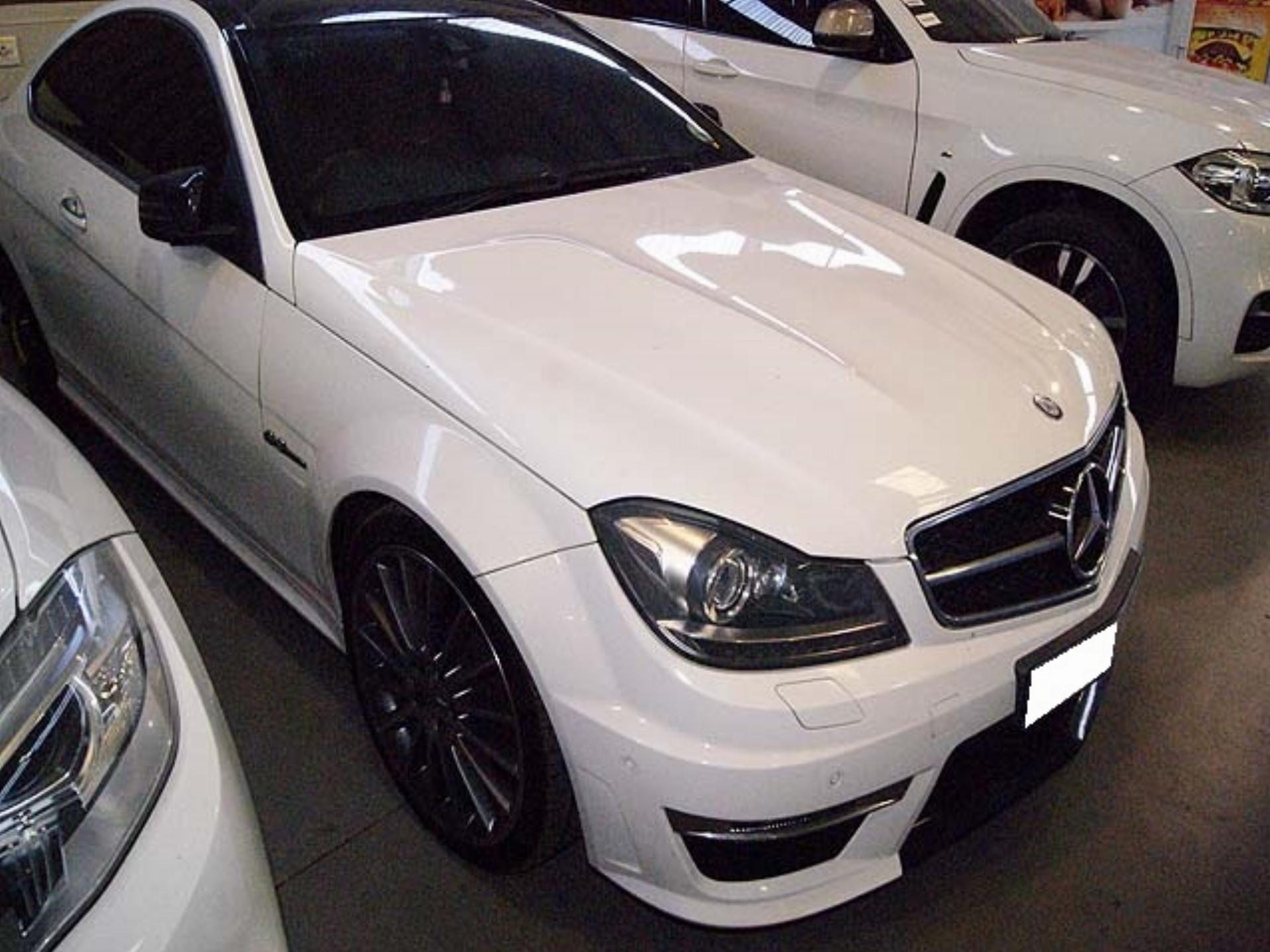 Repossessed Mercedes Benz C Class C63 Amg Coupe 13 On Auction Mc480