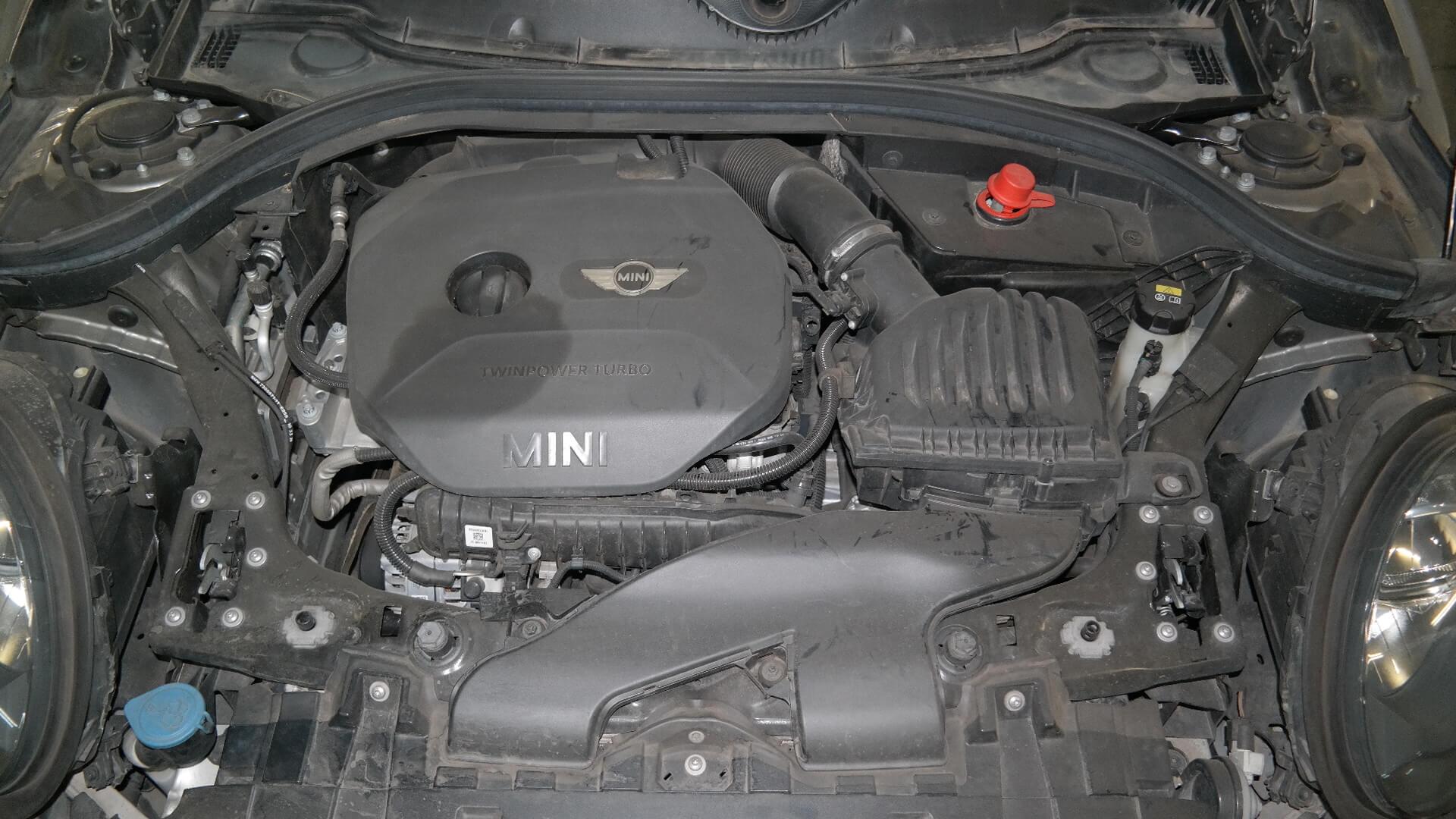 Repossessed Mini Clubman A/T 2017 on auction with a price of R 235,600. Mini Clubman A/T