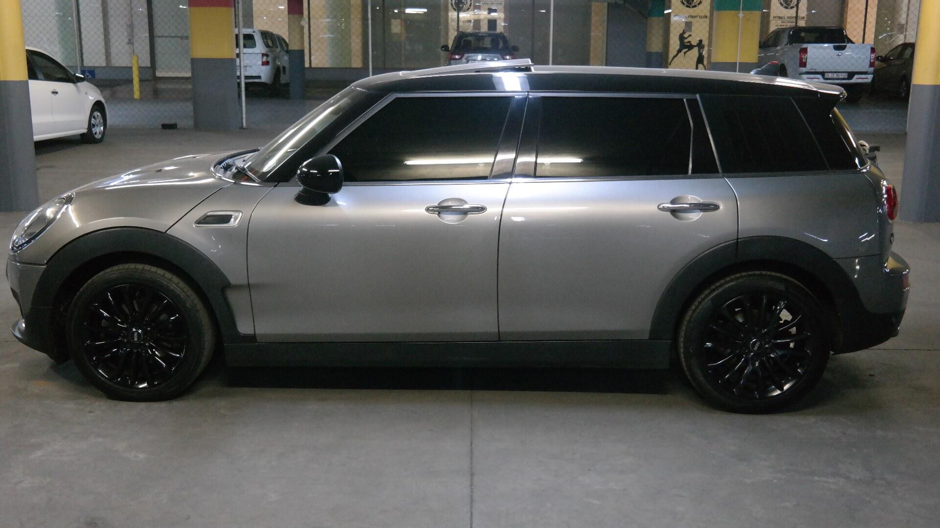 Repossessed Mini Clubman A/T 2017 on auction with a price of R 235,600. Mini Clubman A/T