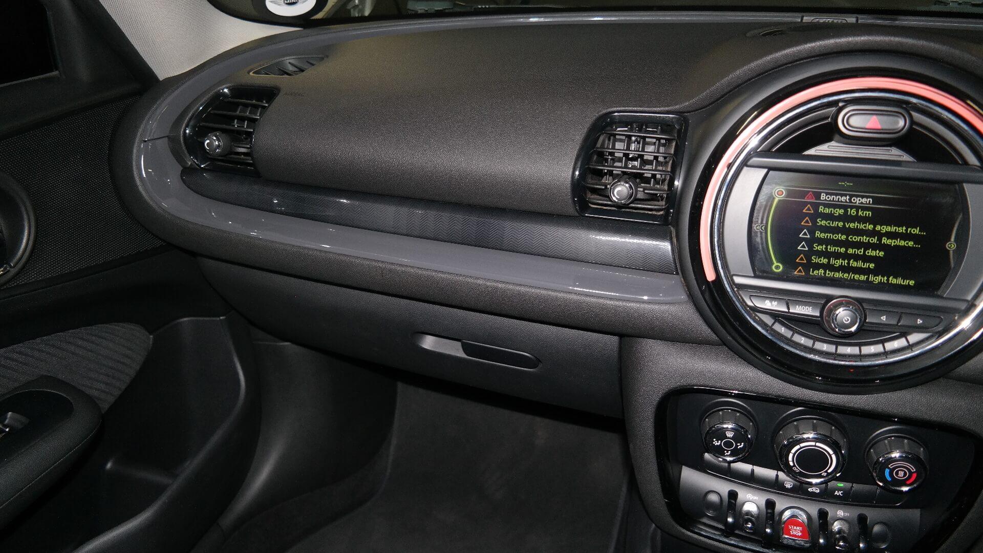 Repossessed Mini Clubman A/T 2017 on auction with a price of R 235,600. Mini Clubman A/T