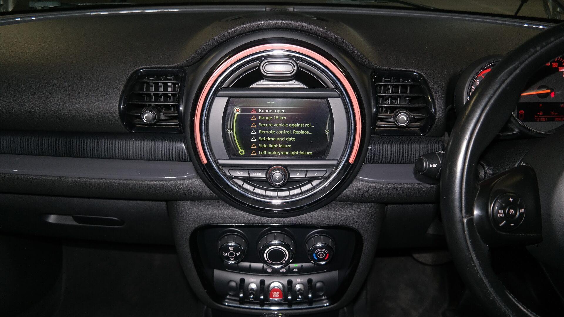 Repossessed Mini Clubman A/T 2017 on auction with a price of R 235,600. Mini Clubman A/T