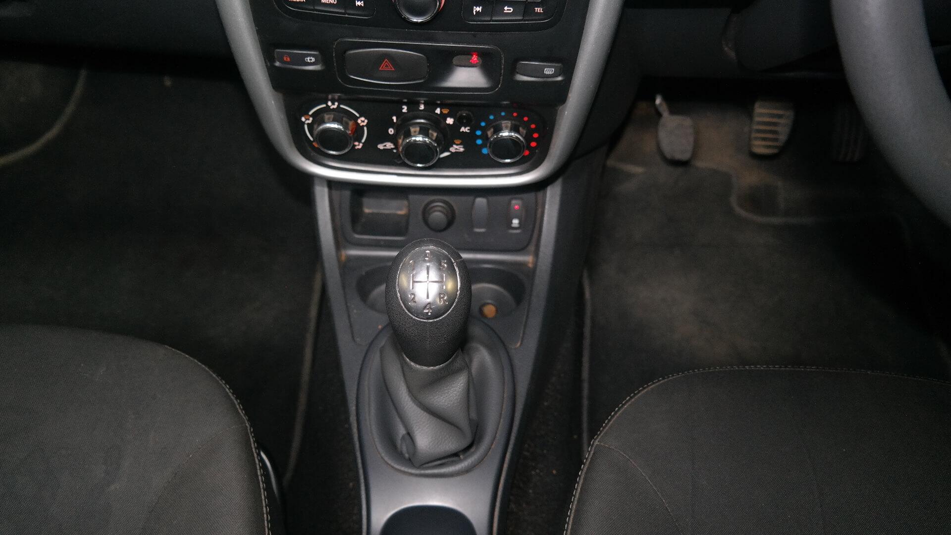 Repossessed Renault Duster 1.6 Expressio 2014 on auction with a price of R 132,400. Renault Duster 1.6 Expressio