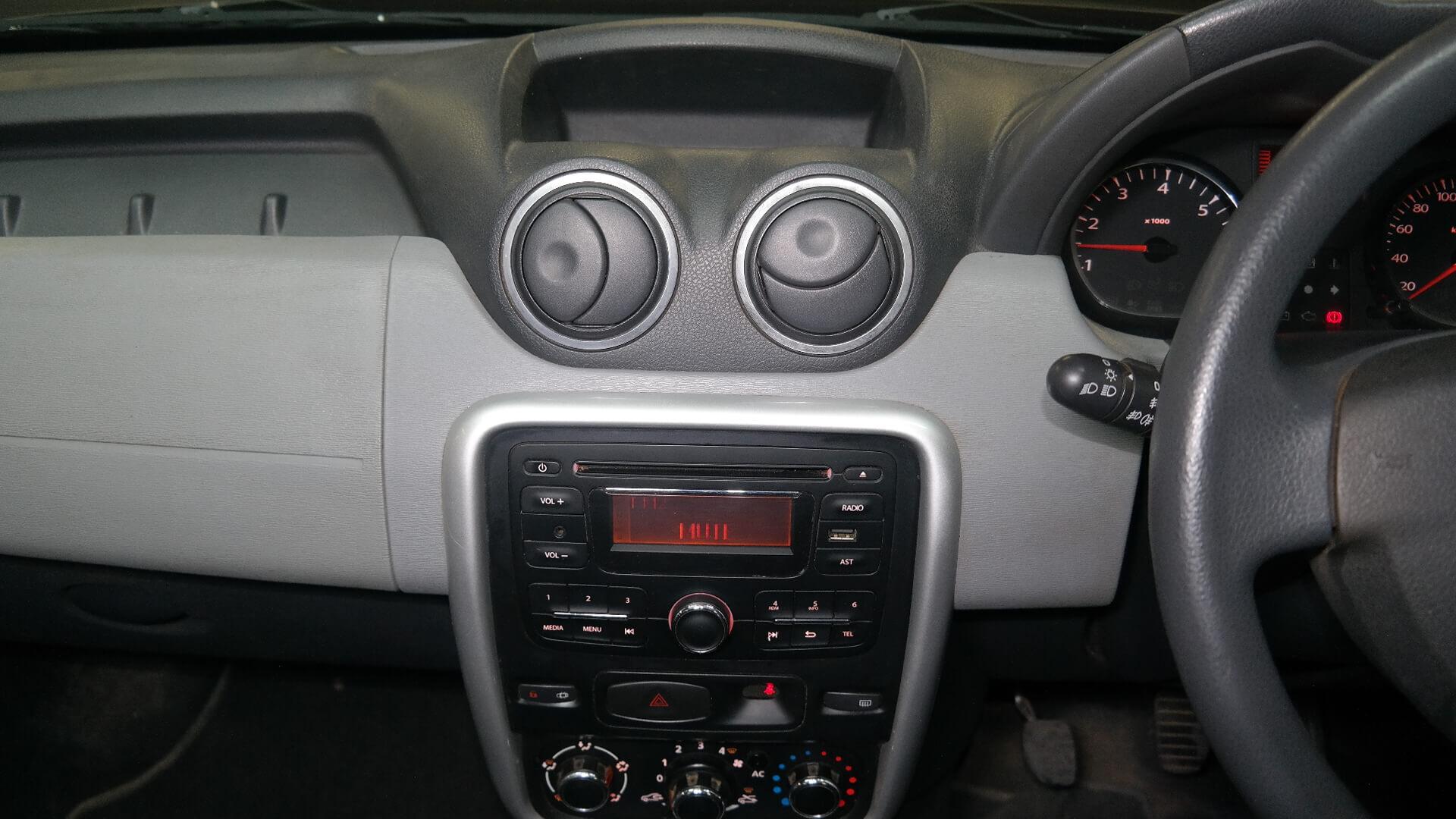 Repossessed Renault Duster 1.6 Expressio 2014 on auction with a price of R 132,400. Renault Duster 1.6 Expressio