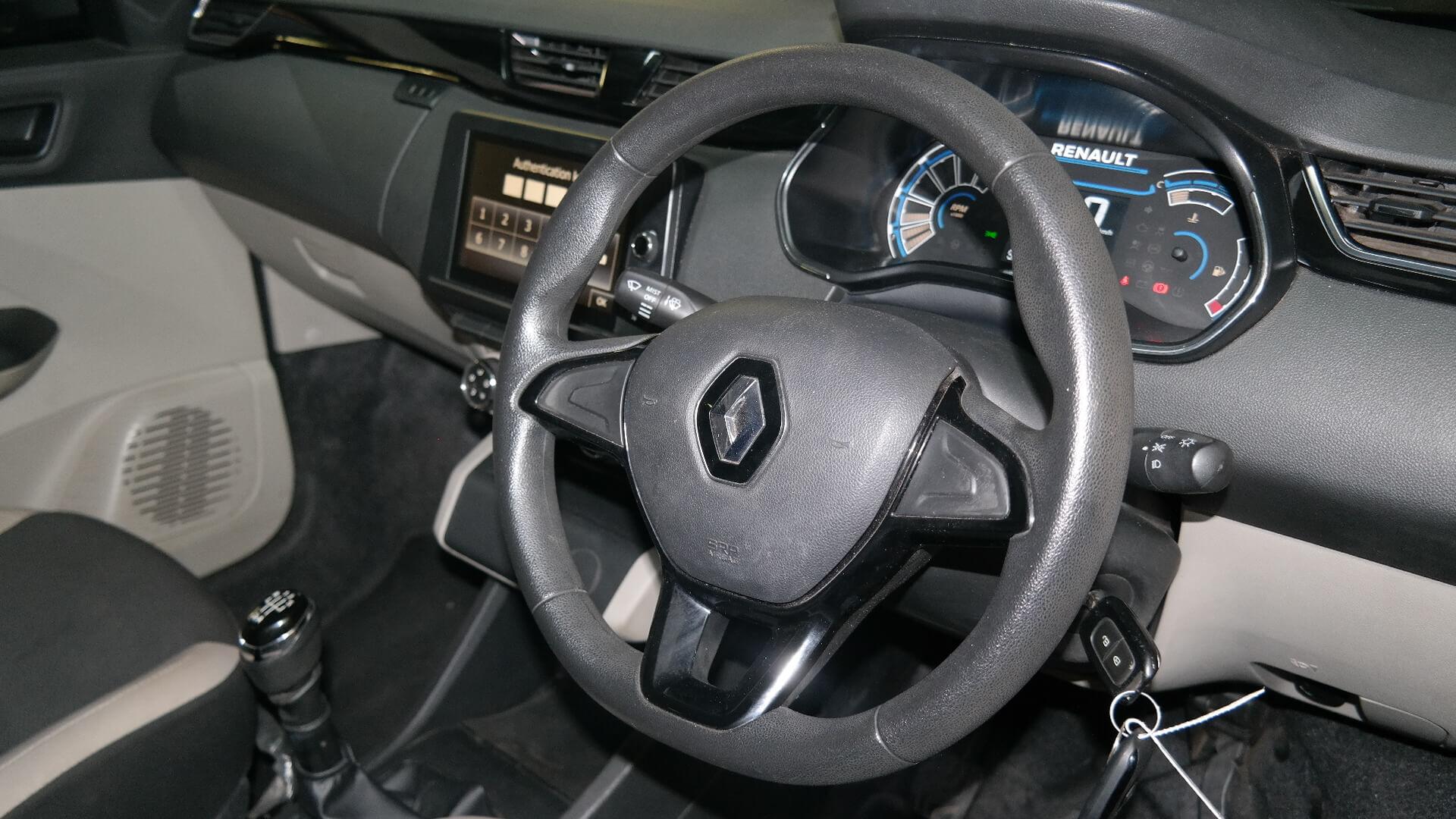 Repossessed Renault Triber 1.0 Dynamique 2020 on auction with a price of R 160,500. Renault Triber 1.0 Dynamique