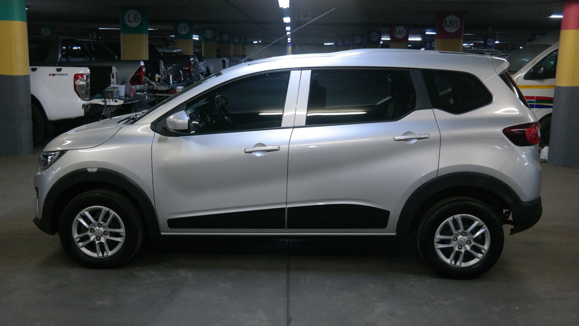 Repossessed Renault Triber 1.0 Expressio 2021 on auction with a price of R 158,200. Renault Triber 1.0 Expressio