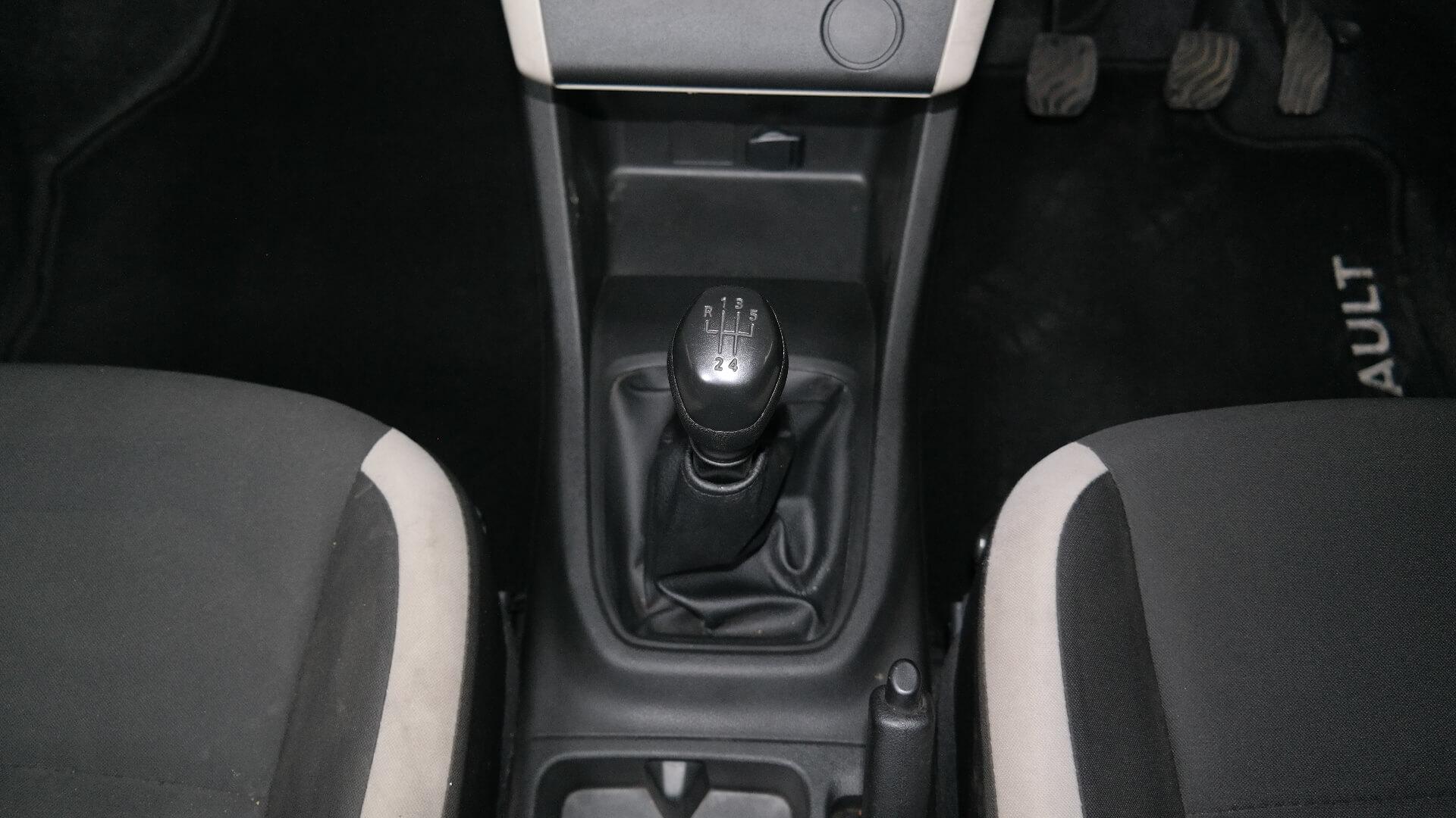 Repossessed Renault Triber 1.0 Expressio 2021 on auction with a price of R 158,200. Renault Triber 1.0 Expressio