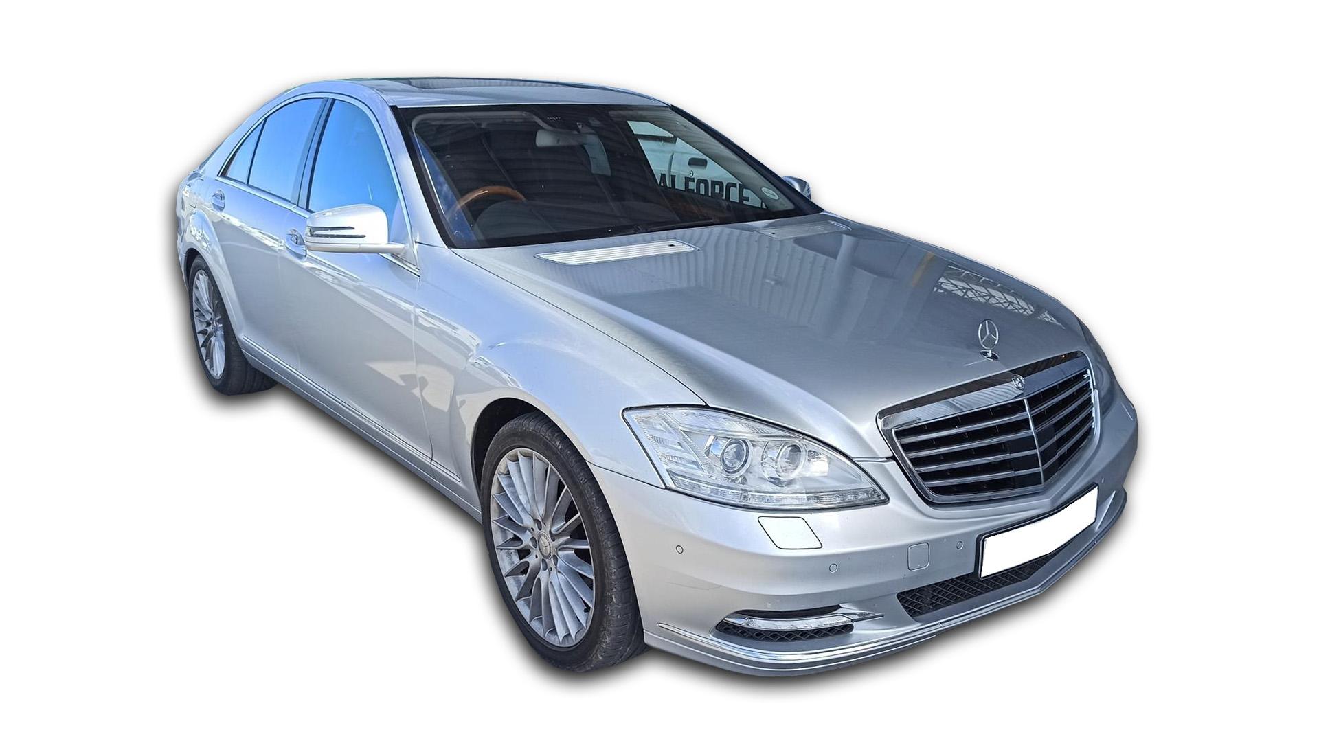 Repossessed Mercedes Benz S Class S 500 2009 on auction with a price of R 1,890,000. Mercedes Benz S Class S 500