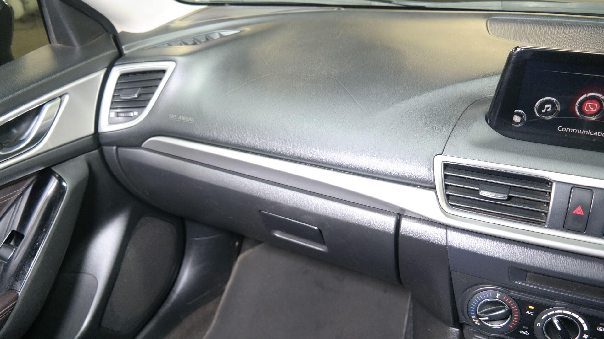 Repossessed Mazda 3 1.6 Dynamic 5DR A/T 2017 on auction with a price of R 197,000. Mazda 3 1.6 Dynamic 5DR A/T