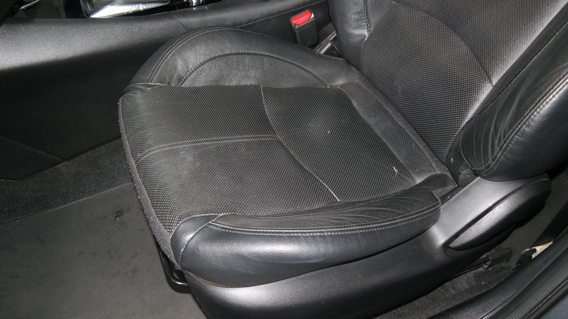 Repossessed Mazda 3 1.6 Dynamic 5DR A/T 2017 on auction with a price of R 197,000. Mazda 3 1.6 Dynamic 5DR A/T