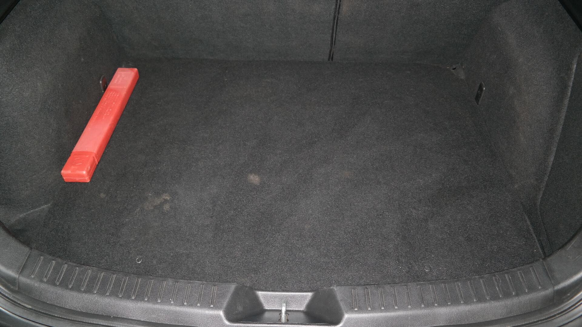 Repossessed Mazda 3 1.6 Dynamic 5DR A/T 2017 on auction with a price of R 197,000. Mazda 3 1.6 Dynamic 5DR A/T