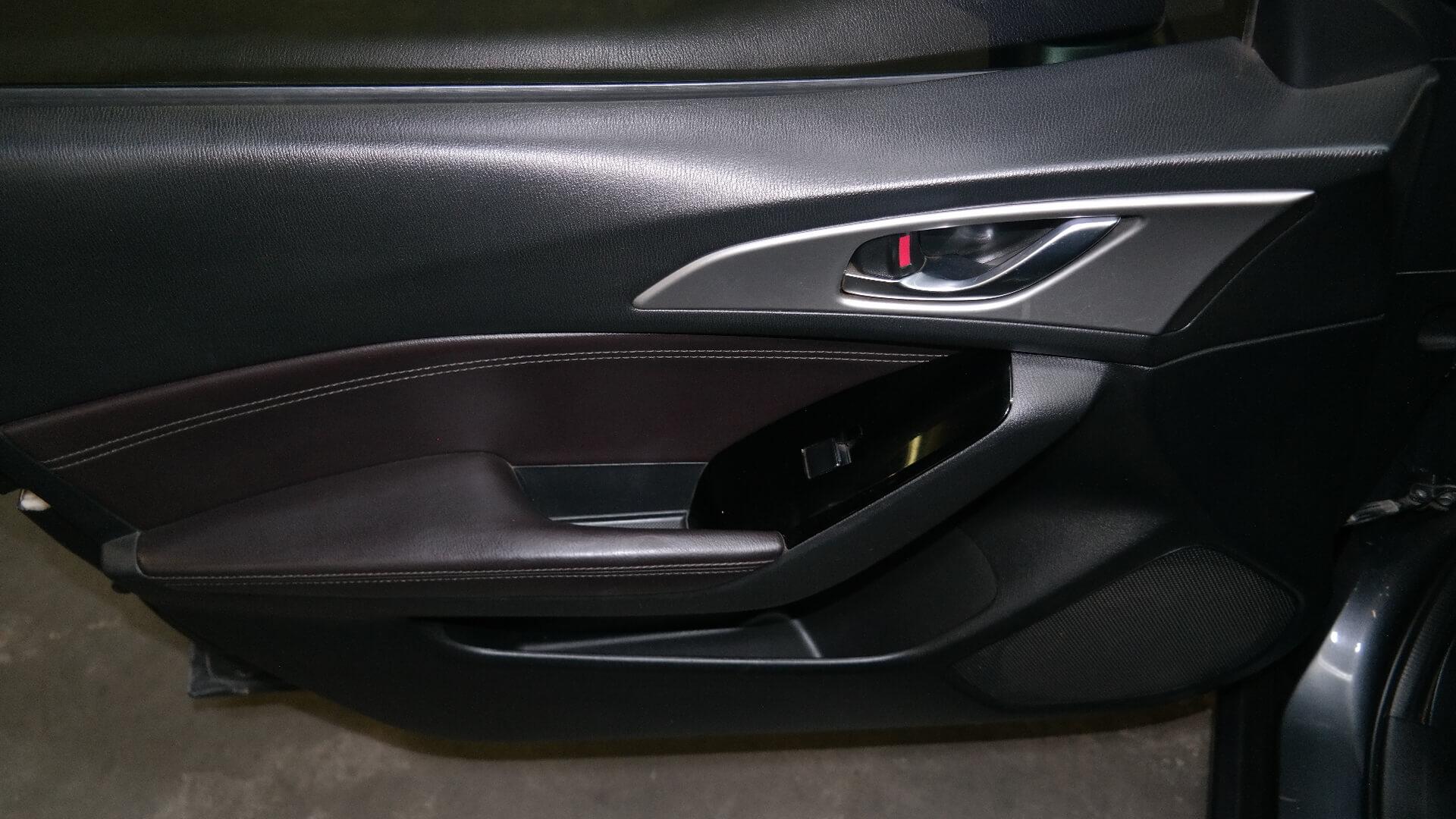 Repossessed Mazda 3 1.6 Dynamic 5DR A/T 2017 on auction with a price of R 197,000. Mazda 3 1.6 Dynamic 5DR A/T