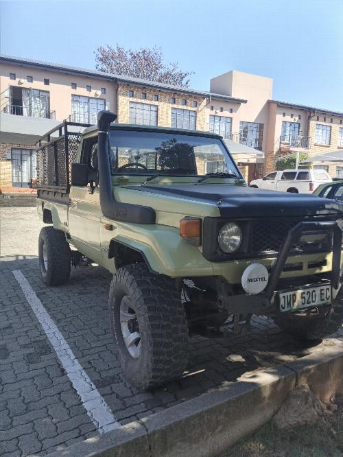 1988 TOYOTA LAND CRUISER 3.0 1988 TOYOTA LAND CRUISER 3.0