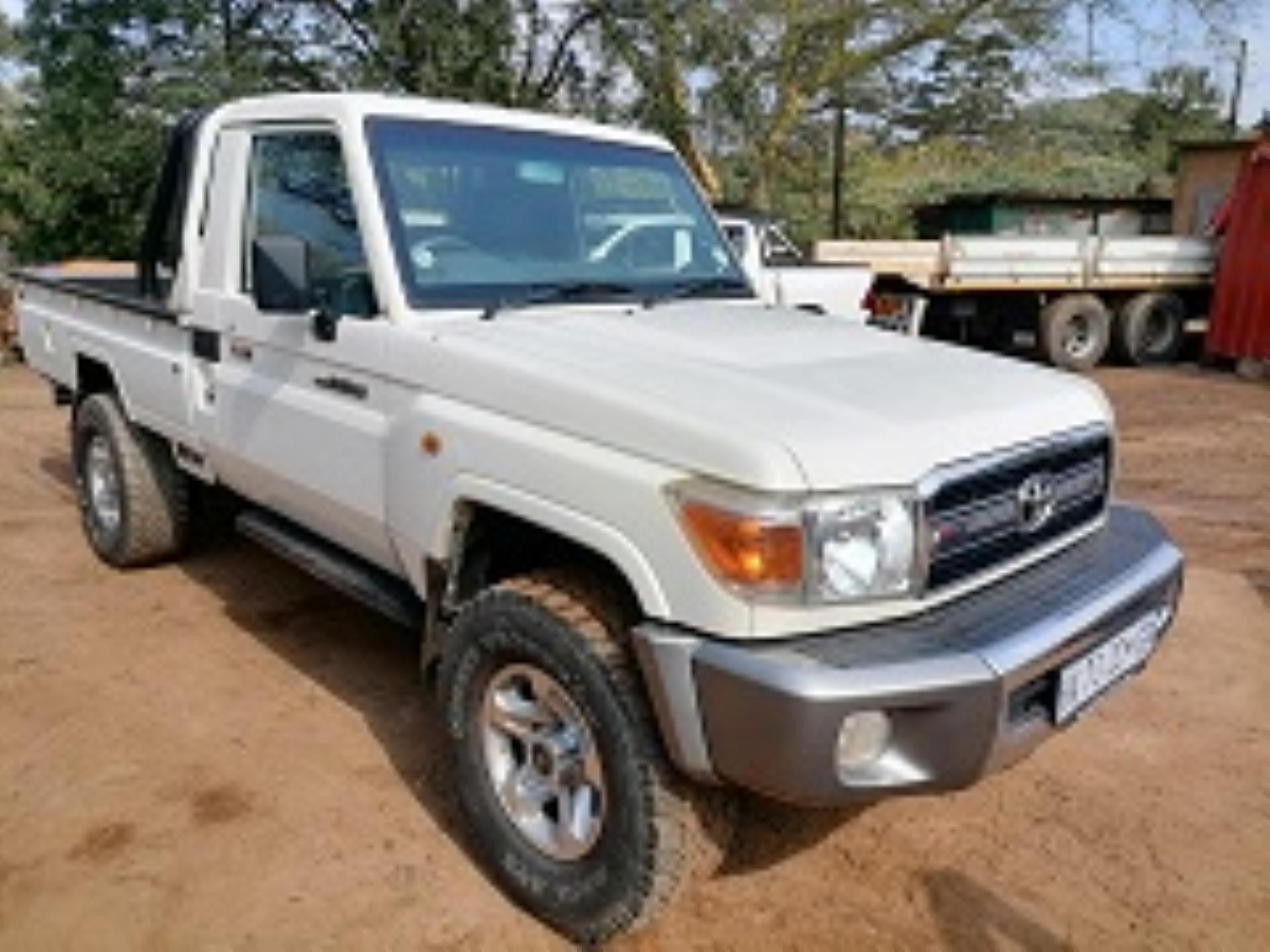 Used Toyota Land Cruiser 70 2011 on auction with a price of R 300,000. Toyota Land Cruiser 70