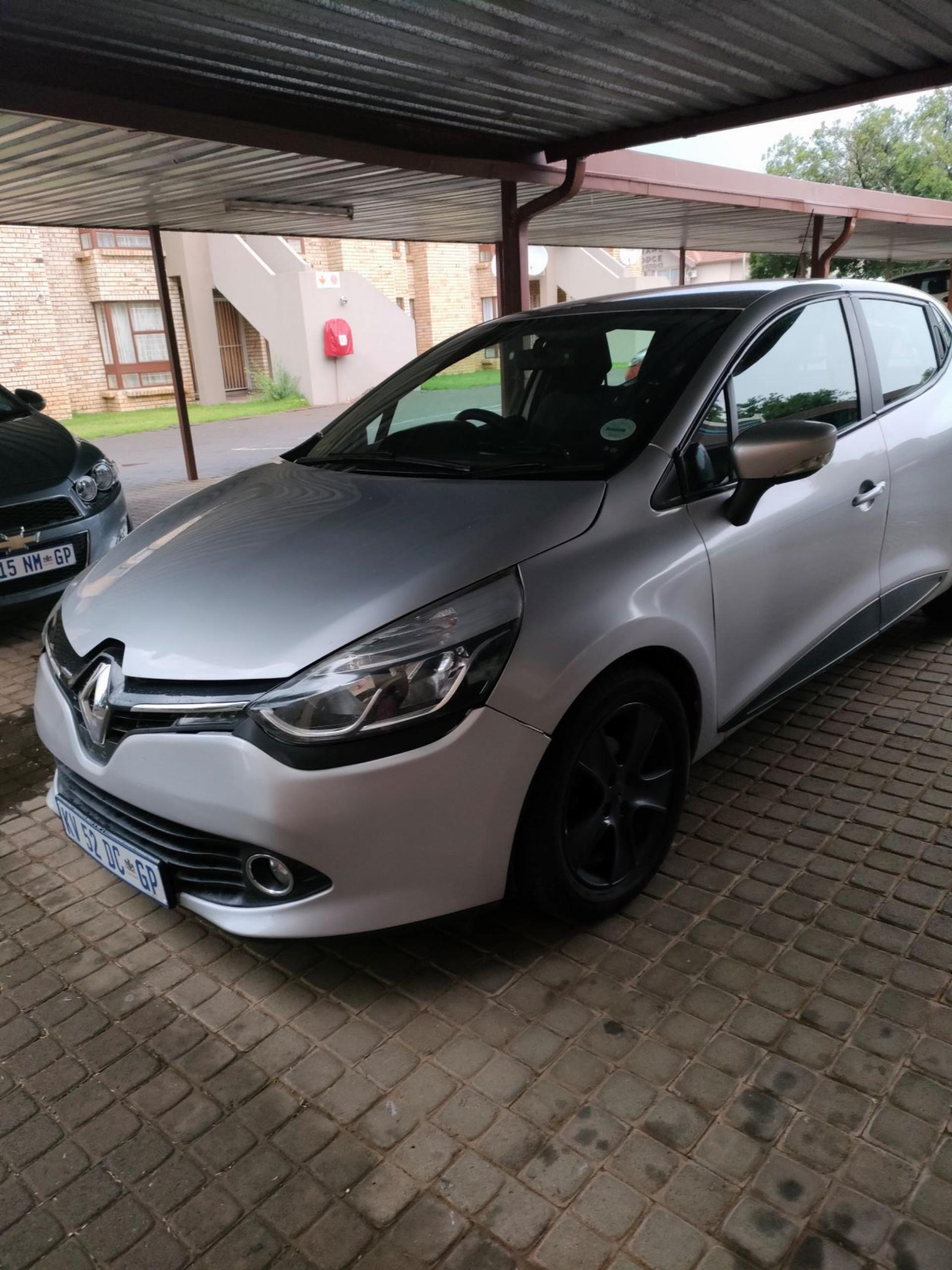 Renault Clio 900 T Expression 5DR (66KW)