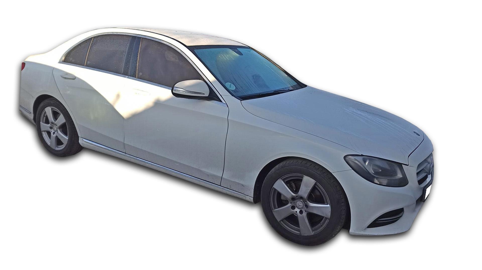 Repossessed Mercedes Benz C180 Avantgarde 2015 on auction with a price of R 183,000. Mercedes Benz C180 Avantgarde
