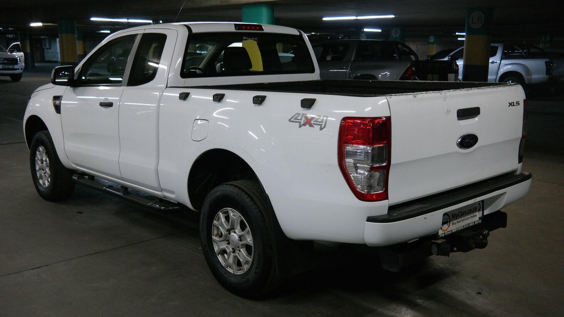 Repossessed Ford Ranger 3.2TDCI XLS 4X4 2014 on auction with a price of R 223,400. Ford Ranger 3.2TDCI XLS 4X4
