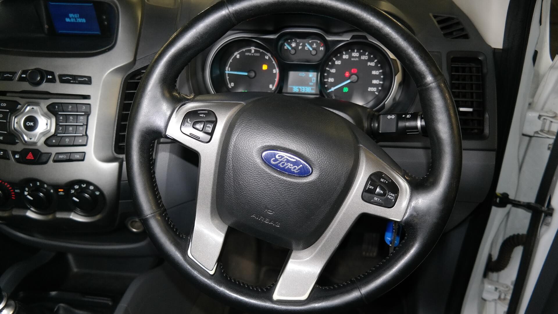 Repossessed Ford Ranger 3.2TDCI XLS 4X4 2014 on auction with a price of R 223,400. Ford Ranger 3.2TDCI XLS 4X4