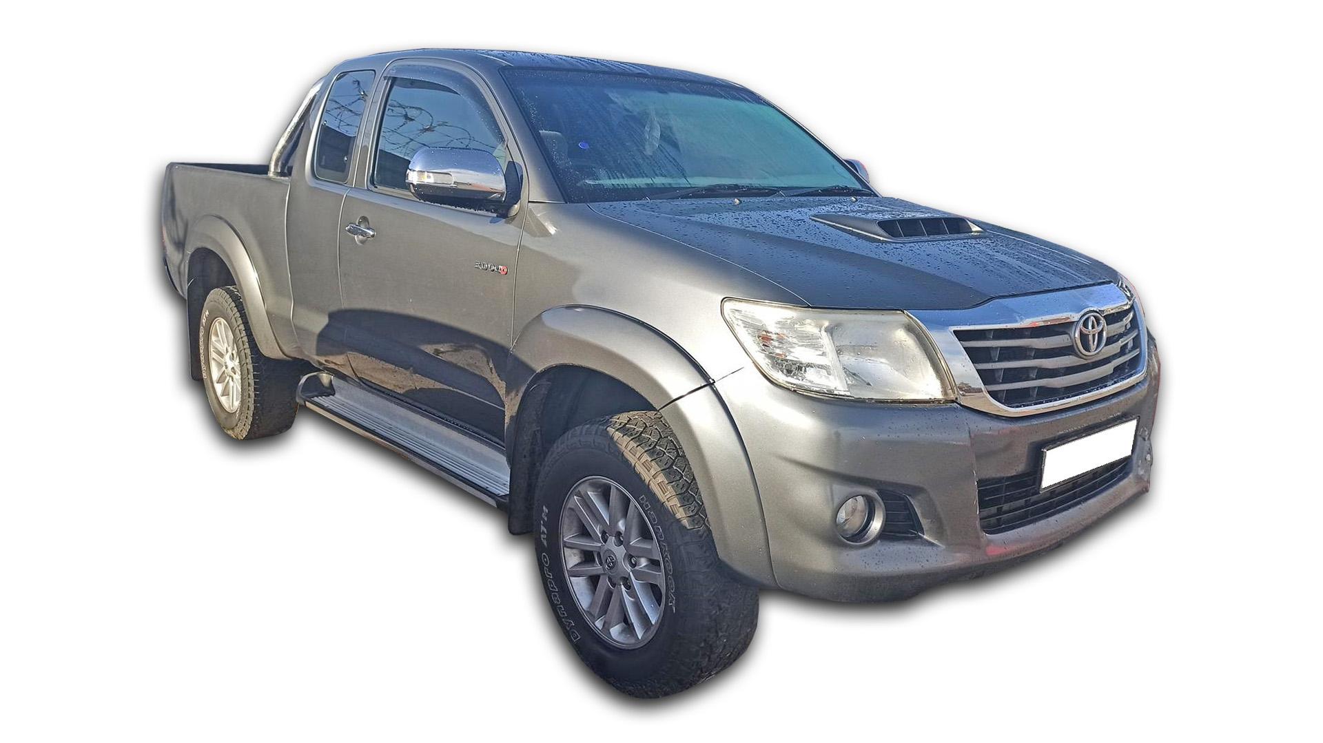 Repossessed Toyota Hilux 3.0 D4D Raider 2014 on auction Toyota Hilux 3.0 D4D Raider