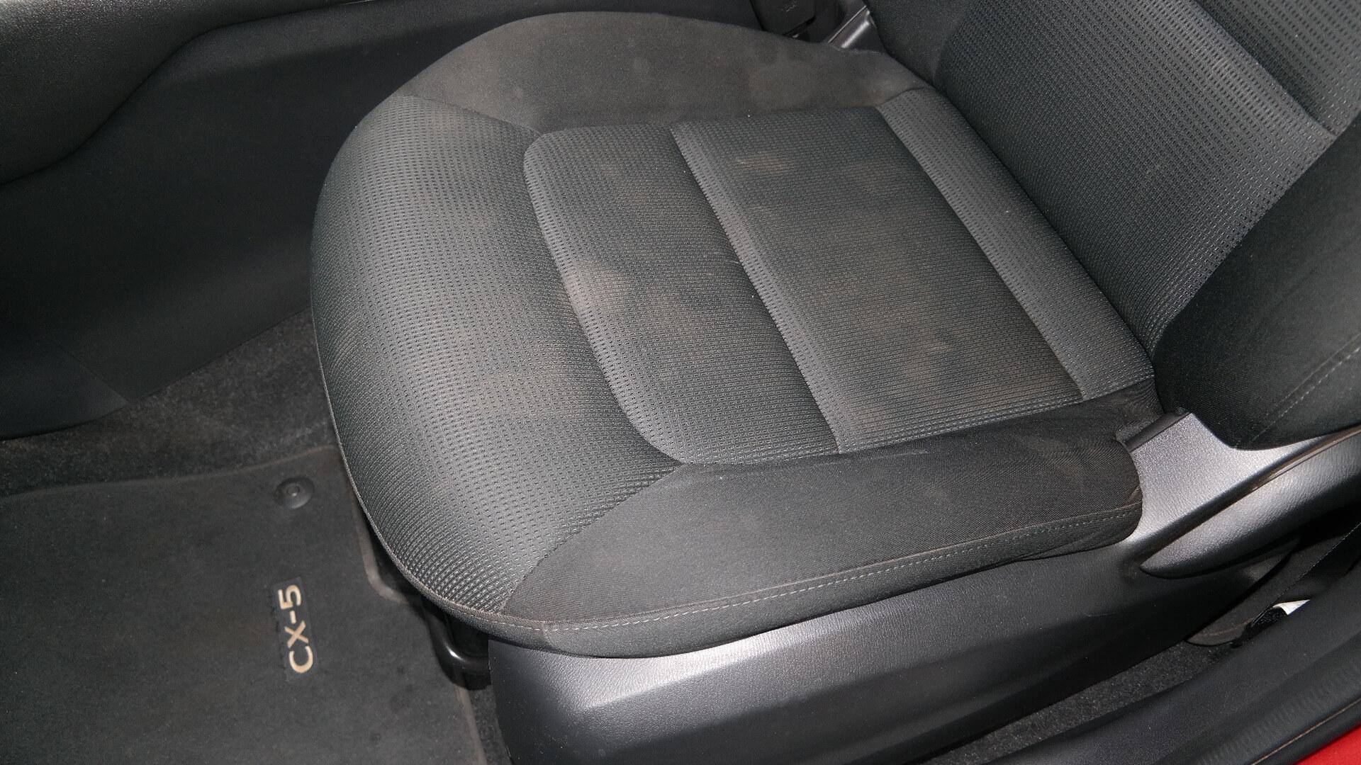 Repossessed Mazda CX-5 2.0 Active A/T 2022 on auction with a price of R 410,000. Mazda CX-5 2.0 Active A/T