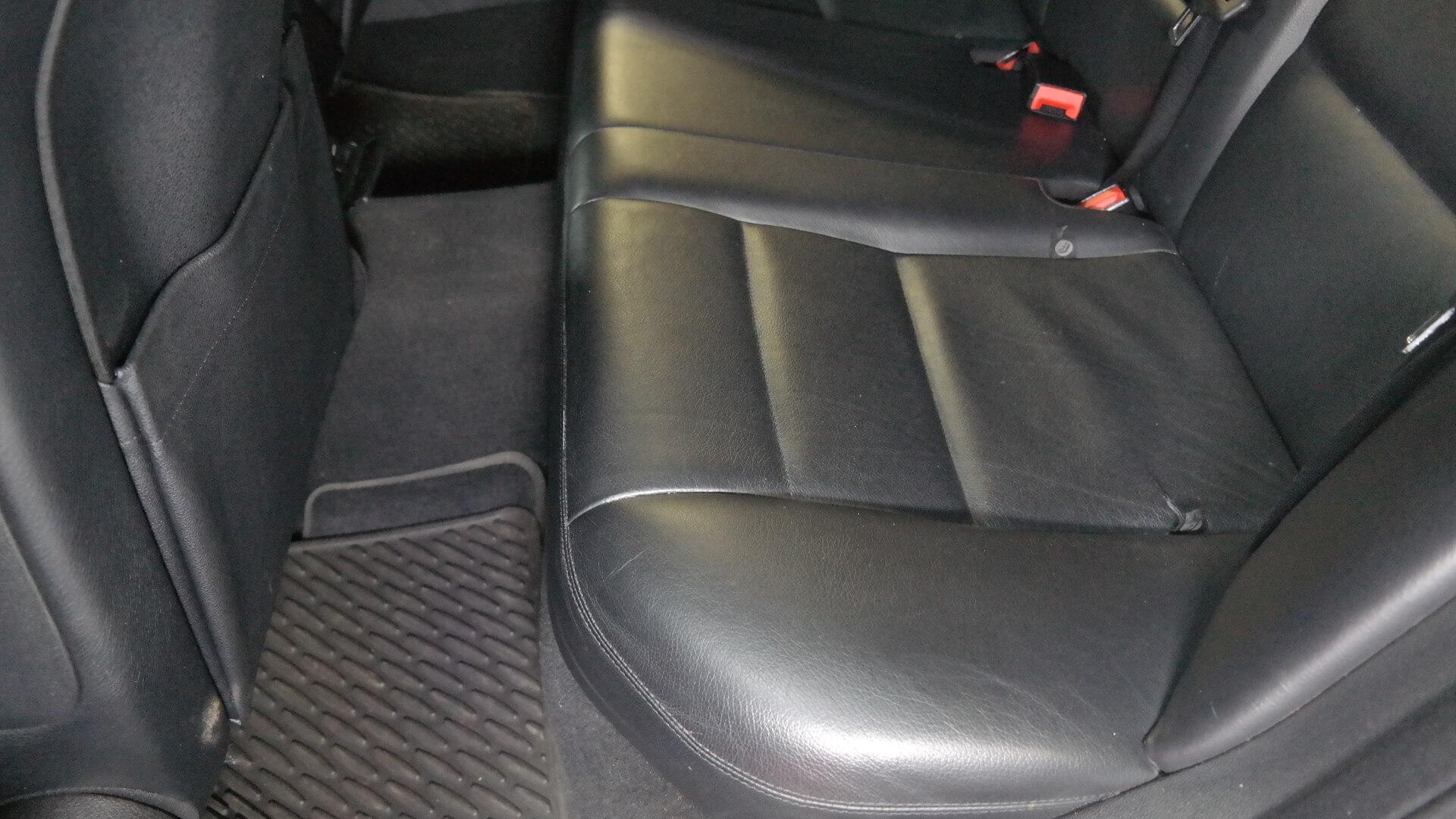 Repossessed Mercedes Benz C200 BE Avantgarde 2012 on auction with a price of R 155,500. Mercedes Benz C200 BE Avantgarde